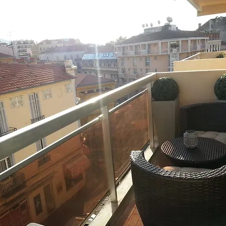 Апартаменты Studio Terrasse Bas Carnot Croisette *