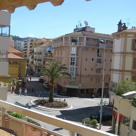 Апартаменты Studio Terrasse Bas Carnot Croisette *